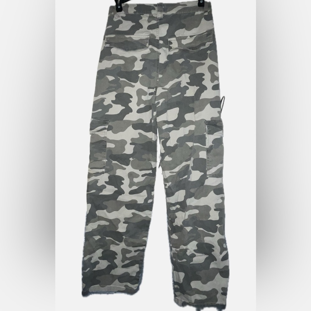 Refuge Camouflage oversized straight cargo Pants -EUC - Picture 2 of 4